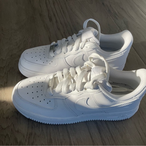 Nike Air 07 Sneakers - Picture 1 of 3